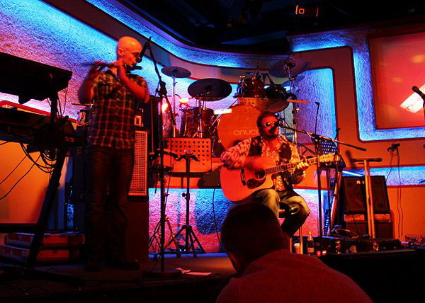 Фотографии с концерта Бориса Гребенщикова в Гонконге Фотографии с концерта Бориса Гребенщикова в Гонконге